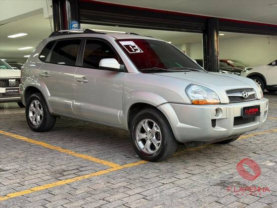 HYUNDAI TUCSON 2.0 MPFI GLS 16V 143CV 2WD FLEX 4P AUTOMÁTICO HYUNDAI TUCSON 2.0 MPFI GLS 16V 143CV 2WD FLEX 4P AUTOMÁTICO